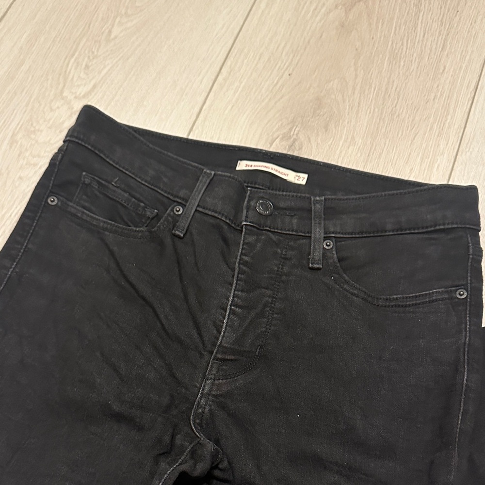 Levi’s 314 Shaping Straight Black Jeans - Picture 5 of 6
